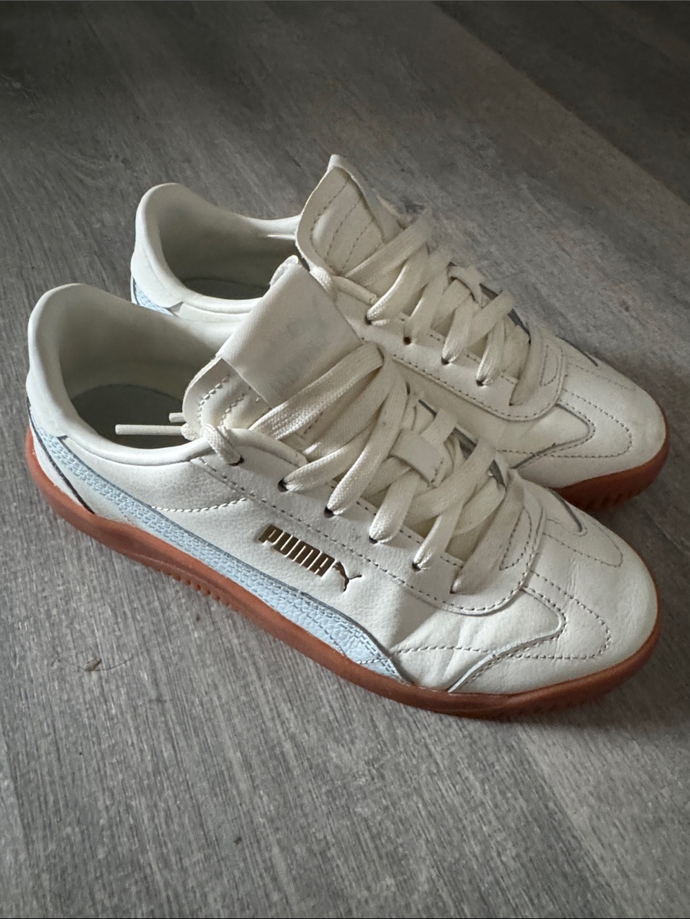 Puma Club 5V5 Cream Leather Sneakers with Light Blue Stripe